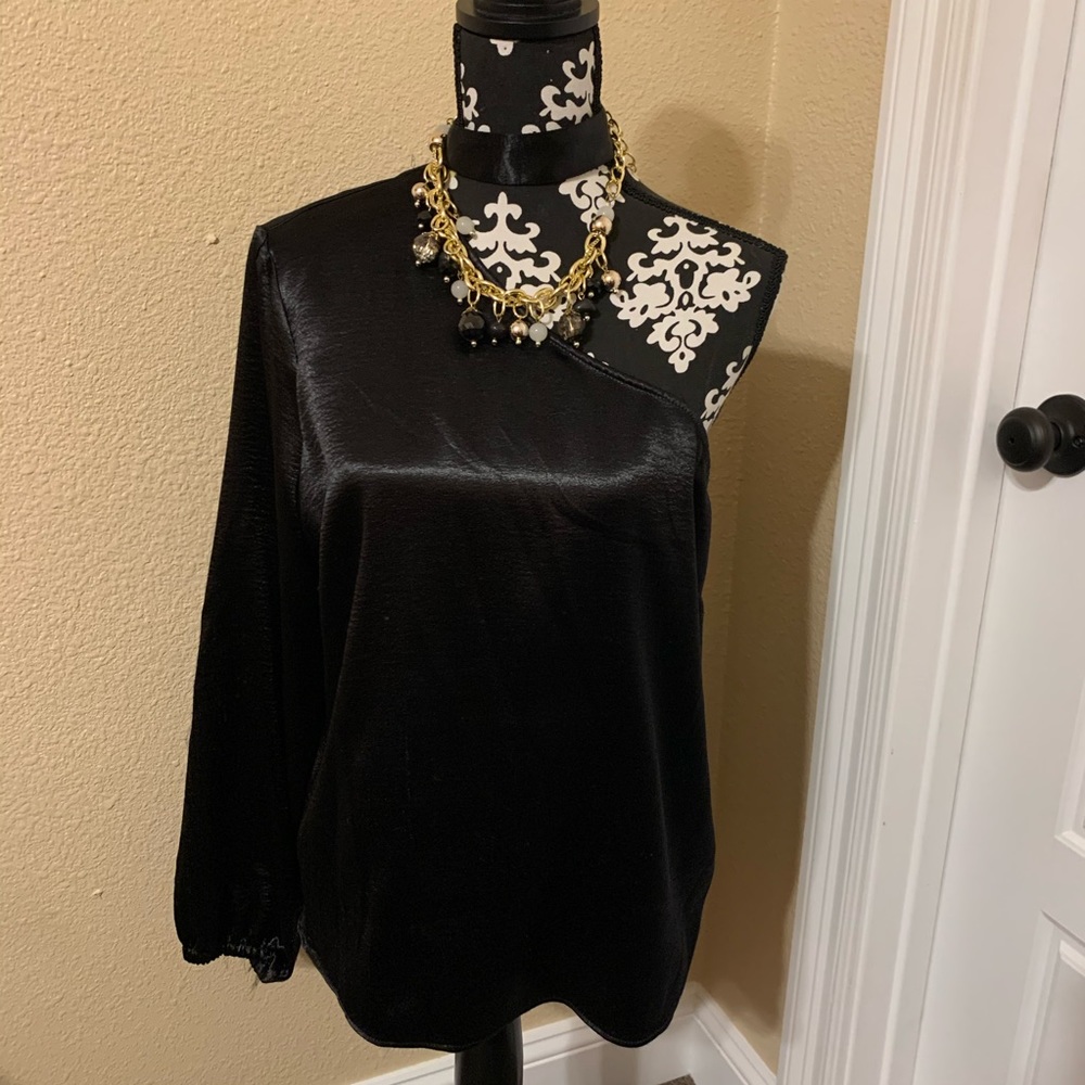 Beautiful Black One Sleeve Top